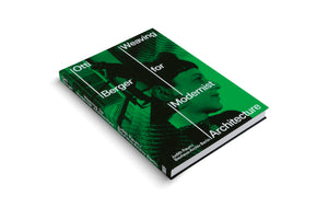 Das Buch Otti Berger, Weaving for Modernist Architecture liegt schräg auf einem weißen Hintergrund. Der Einband ist leuchtend grün und zeigt ein schwarz-grünes Porträt einer Frau. Der Titel ist in weißer Schrift über das Bild gelegt.