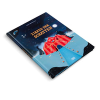 Ein Hardcover-Buch mit dem Titel Zirkus der Schatten von Lidia Branković auf weißem Grund. Die Cover-Illustration zeigt ein rot-weiß gestreiftes Zirkuszelt bei Nacht, um das sich geheimnisvolle Schattenfiguren unter einem Sternenhimmel versammeln.