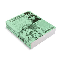 Ein Buch mit dem Titel Surrealismus + Antifaschismus, Anthologie. Der hellgrüne Umschlag zeigt eine surreale Illustration, Handschrift und ein Foto. Das Buch liegt auf einem weißen Hintergrund.