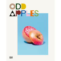 Ein Buchcover mit dem Titel Odd Apples in bunten, geometrischen Buchstaben. Darunter sind zwei Äpfel auf blauem Grund abgebildet, einer davon ist aufgeschnitten und zeigt rotes, gemustertes Fruchtfleisch.